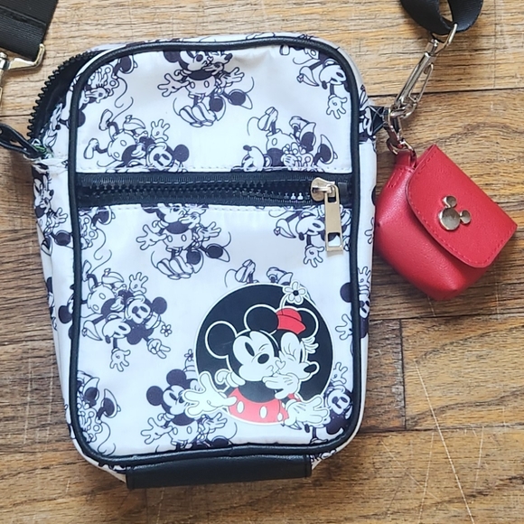 Disney Mickey & Minnie Mouse 2 Piece Crossbody Bag & Tech Pouch Bioworld - Picture 1 of 7